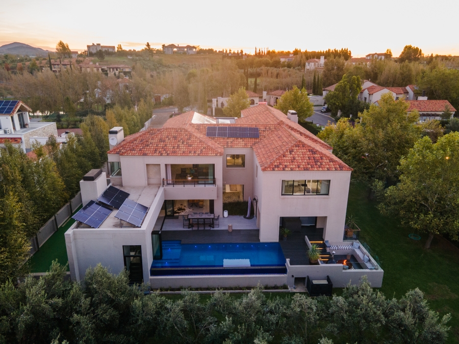 6 Bedroom Property for Sale in Winelands Western Cape